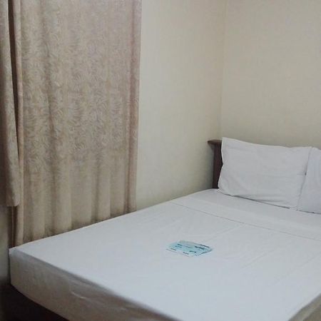 Isabelle Royale Makati Hotel Makati City Екстериор снимка