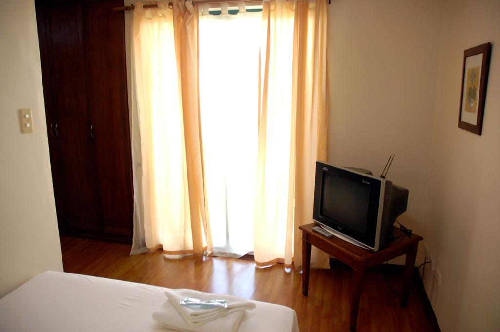 Isabelle Royale Makati Hotel Makati City Екстериор снимка