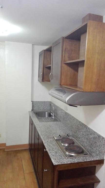 Isabelle Royale Makati Hotel Makati City Екстериор снимка
