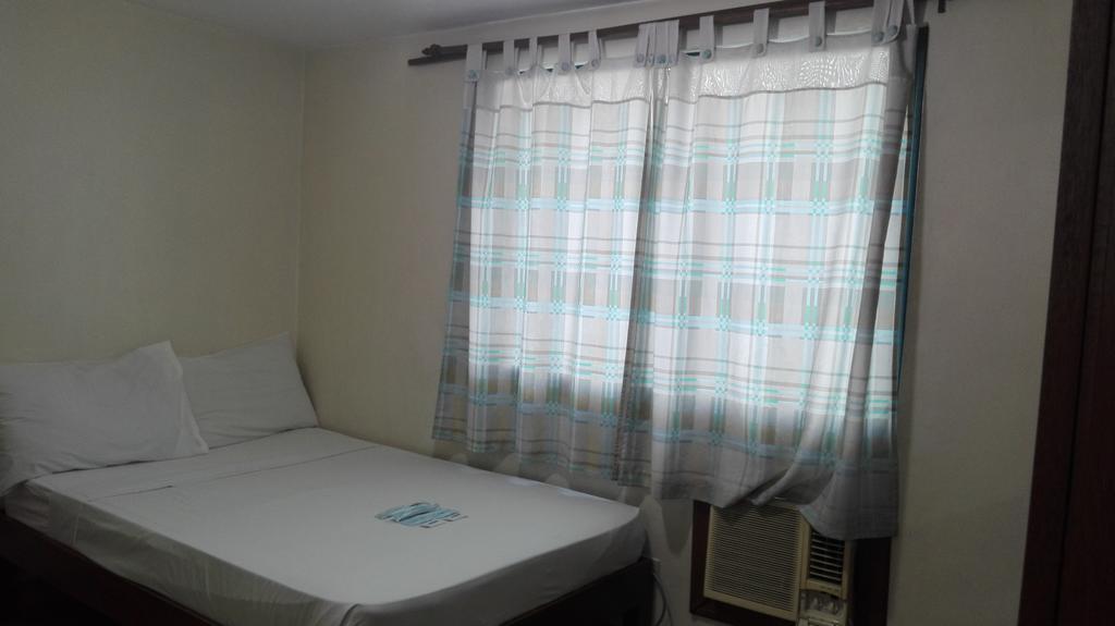 Isabelle Royale Makati Hotel Makati City Екстериор снимка