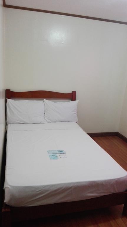 Isabelle Royale Makati Hotel Makati City Екстериор снимка