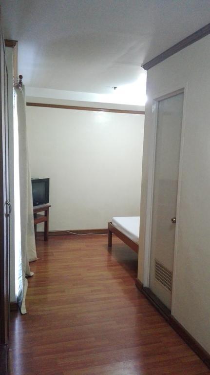 Isabelle Royale Makati Hotel Makati City Екстериор снимка