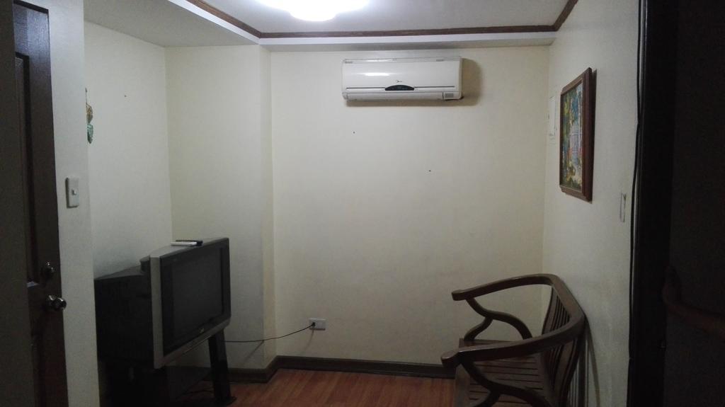 Isabelle Royale Makati Hotel Makati City Екстериор снимка
