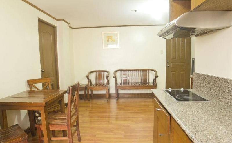 Isabelle Royale Makati Hotel Makati City Екстериор снимка